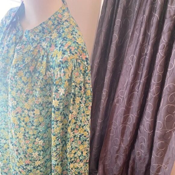 Kut from the Kloth Sharay Green Floral Peasant smocked cuffs blouse, size 1X - Picture 2 of 6